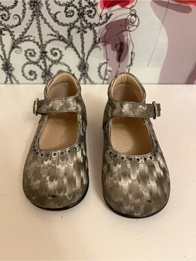 Mary Jane Shoes - Metallic Feather-Print Leather, Toddler EU 22 (US Toddler 6)